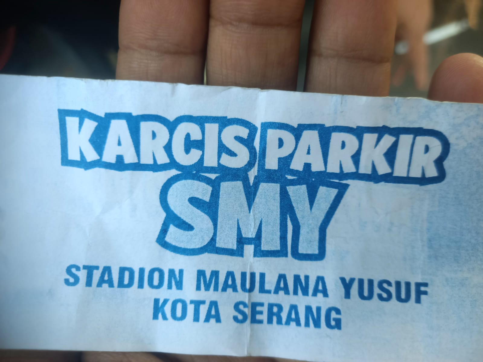 Karcis diduga parkir liar kawasan Stadion Mini selama pelaksanaan Kota Serang Fair 2026.