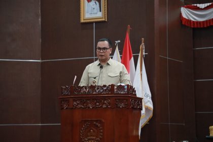 Wali Kota Serang Budi Rustandi menyampaikan tanggapan terhadap pandangan fraksi DPRD dalam rapat paripurna perubahan APBD 2026