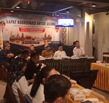 Ketua FKUB Kota Serang bersama tokoh agama, pemerintah, TNI, Polri, dan pemangku kepentingan menghadiri Rapat Koordinasi Lintas Agama di GBI Eliezar, Kota Serang, Selasa (11/8/2026).