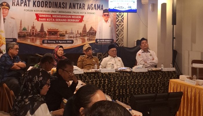 Ketua FKUB Kota Serang bersama tokoh agama, pemerintah, TNI, Polri, dan pemangku kepentingan menghadiri Rapat Koordinasi Lintas Agama di GBI Eliezar, Kota Serang, Selasa (11/8/2026).
