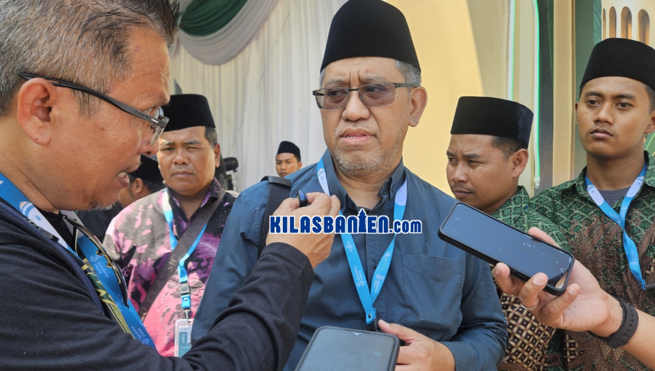Ketua Tanfidziyah PCNU Kabupaten Tangerang KH Makhmud Jumhur menjelaskan dinamika pembahasan masa iddah politik dalam Sidang Pleno IV Muktamar ke-35 Nahdlatul Ulama, Minggu (30/8/2026).