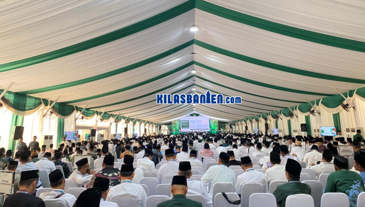 Ketua Umum PBNU KH Yahya Cholil Staquf menyampaikan Laporan Pertanggungjawaban (LPJ) kepengurusan periode 2021-2026 dalam Sidang Pleno II Muktamar NU Ke-35 di Pondok Pesantren Bahrul Ulum Tambakberas, Jombang, Jawa Timur, Jumat, 28 Agustus 2026