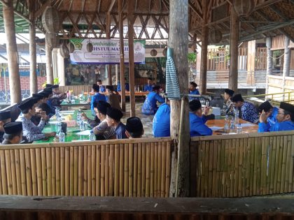 Penghulu Kabupaten Serang mengikuti kegiatan Bahtsul Masail dan pembinaan untuk memperkuat pemahaman fikih serta profesionalitas pelayanan pernikahan.