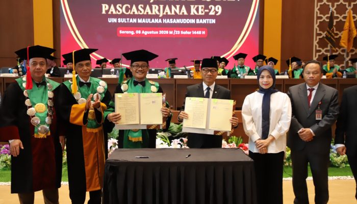 Rektor UIN Sultan Maulana Hasanuddin Banten Prof Muhammad Ishom menyampaikan sambutan saat Wisuda Sarjana ke-43 dan Pascasarjana ke-29 di Convention Hall Kampus UIN Banten, Kota Serang, Sabtu (8/8/2026).