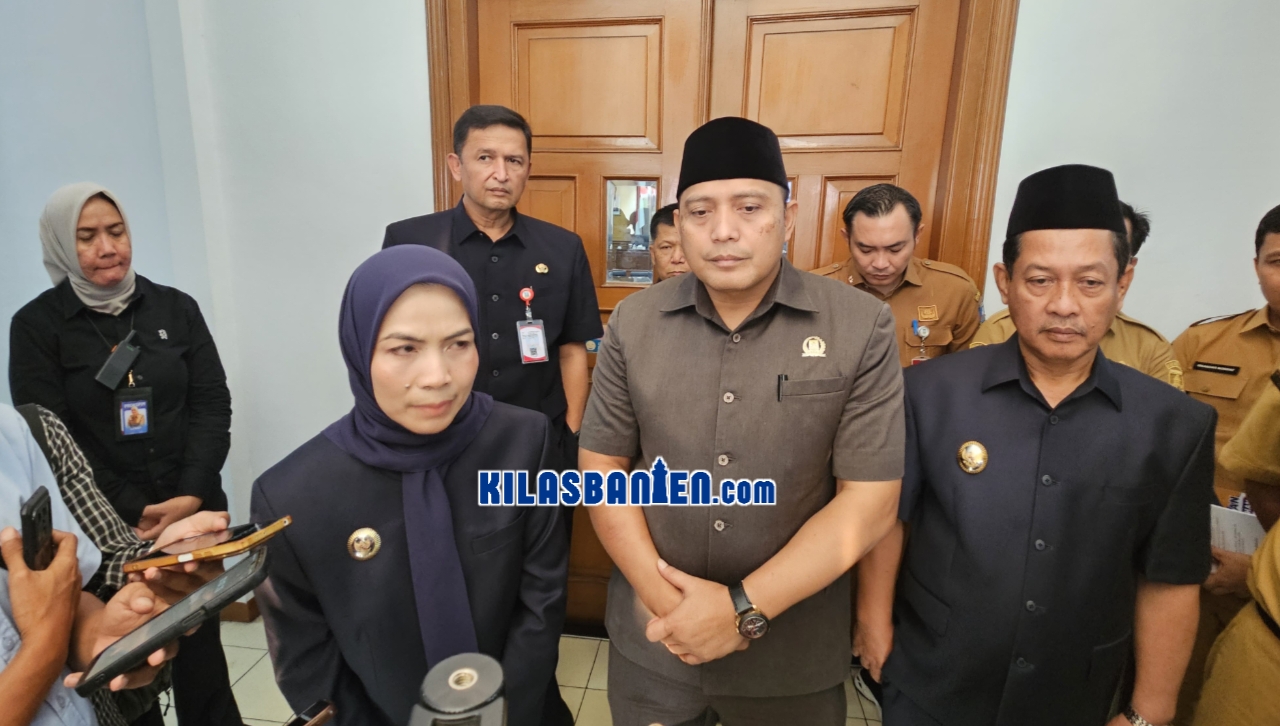 Bupati Serang Ratu Rachmatuzakiyah menyampaikan nota pengantar Raperda APBD Perubahan Tahun Anggaran 2026 dalam Rapat Paripurna DPRD Kabupaten Serang, Selasa, 1 September 2026. (Redaksi Kilas Banten)