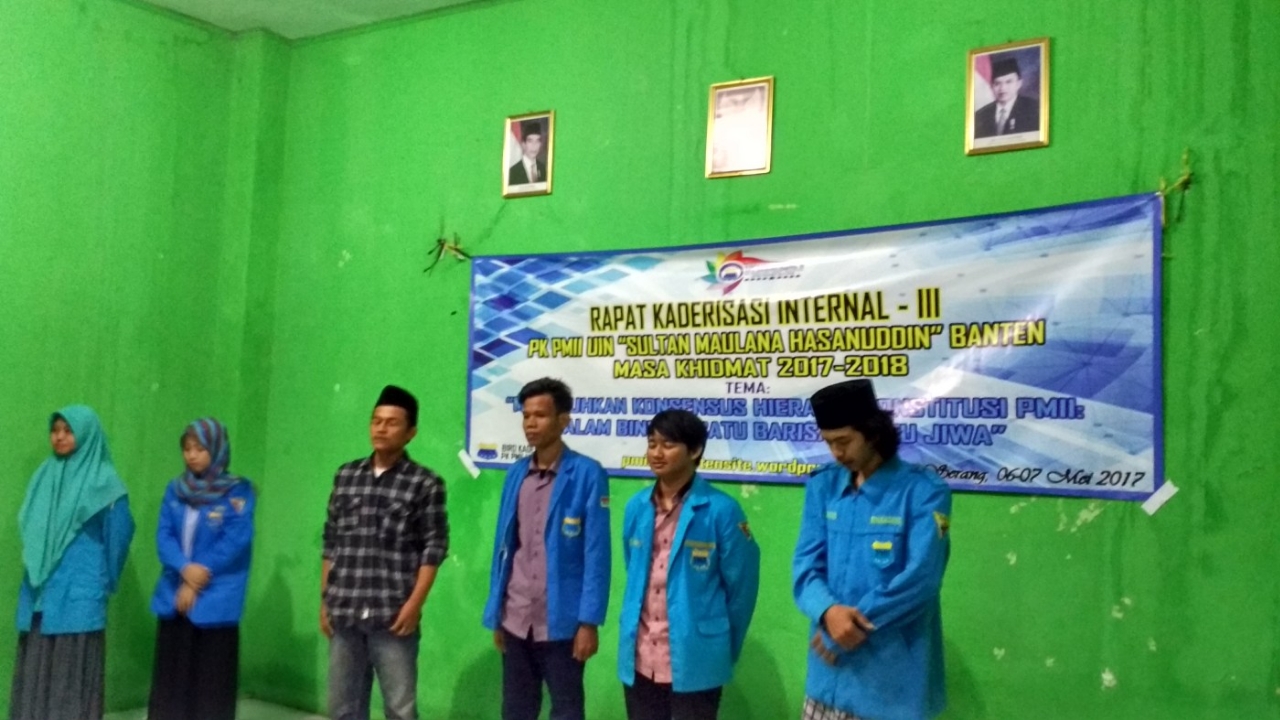 Kader dan pengurus PMII UIN Sultan Maulana Hasanuddin Banten mengikuti Rapat Kegiatan Kaderisasi (RKI) III di Aula PCNU Kabupaten Serang sebagai forum penyusunan konsensus konstitusi organisasi, Minggu, 7 Mei 2017