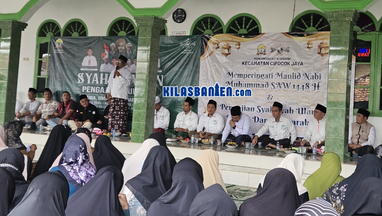 Ketua Tanfidziyah PCNU Kota Serang KH Saifun Nawasi menyampaikan tausiyah pada Pengajian Syahriyahan MWCNU Cipocok Jaya di Masjid Al Muhlisin, Kelurahan Dalung, Kota Serang, Jumat (18/9/2026).