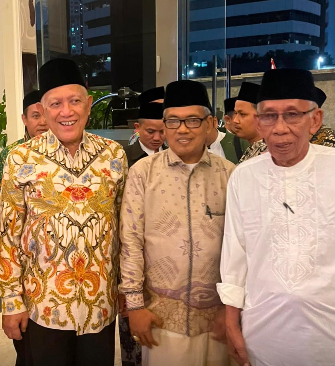 Ketua Tanfidziyah PCNU Kota Serang KH Saifun Nawasi mengajak seluruh warga Nahdliyin menghormati hasil Muktamar ke-35 NU dan mendukung kepemimpinan baru PBNU sebagai bentuk komitmen menjaga persatuan organisasi.