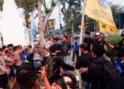 Aksi Refleksi 500 Tahun Kabupaten Serang, Sempat Ricuh di Depan DPRD, PMII Bawa 12 Tuntutan untuk Pemerintah