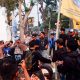 Massa PMII Kabupaten Serang menggelar aksi refleksi Hari Jadi Kabupaten Serang ke-500 di depan Kantor DPRD Kabupaten Serang. Demonstrasi sempat diwarnai aksi saling dorong sebelum situasi kembali kondusif, Kamis (24/9/2026).
