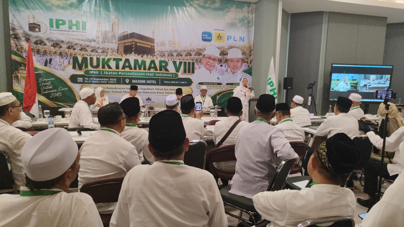 Mayjen TNI (Purn) Dr. H. Ahmad Yani Basuki, M.Si menerima mandat sebagai Ketua Umum PP IPHI periode 2026-2031 dalam Muktamar VIII IPHI di Jakarta.