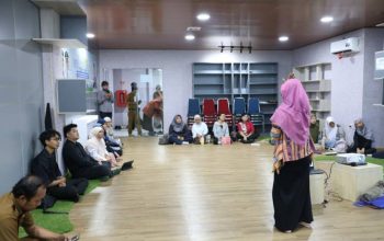Peserta mengikuti Kelas Literasi Artificial Intelligence (AI) gratis yang digelar DPAD Kota Tangerang. Program ini menjadi bagian dari upaya meningkatkan literasi digital dan kreativitas masyarakat di era teknologi.