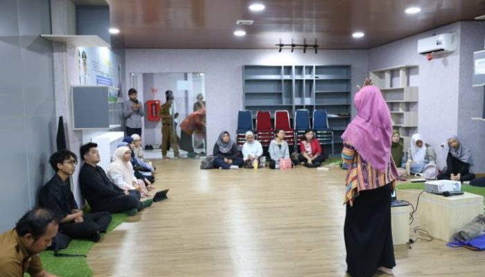 Perpustakaan Kota Tangerang Diserbu Warga untuk Belajar AI Gratis, Kesempatan Asah Kreativitas hingga Raup Peluang Cuan