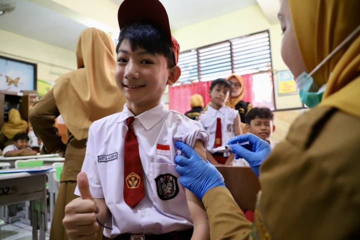 CKG sekolah di Kota Tangerang memeriksa kesehatan siswa SD, SMP, SMA atau sederajat.