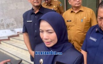 Bupati Serang Ratu Rachmatuzakiyah menyampaikan rencana pemanfaatan bekas Kantor BPBD Kabupaten Serang sebagai kantor cabang PT BPR Serang saat rapat paripurna di DPRD Kabupaten Serang, Selasa (20/10/2026).