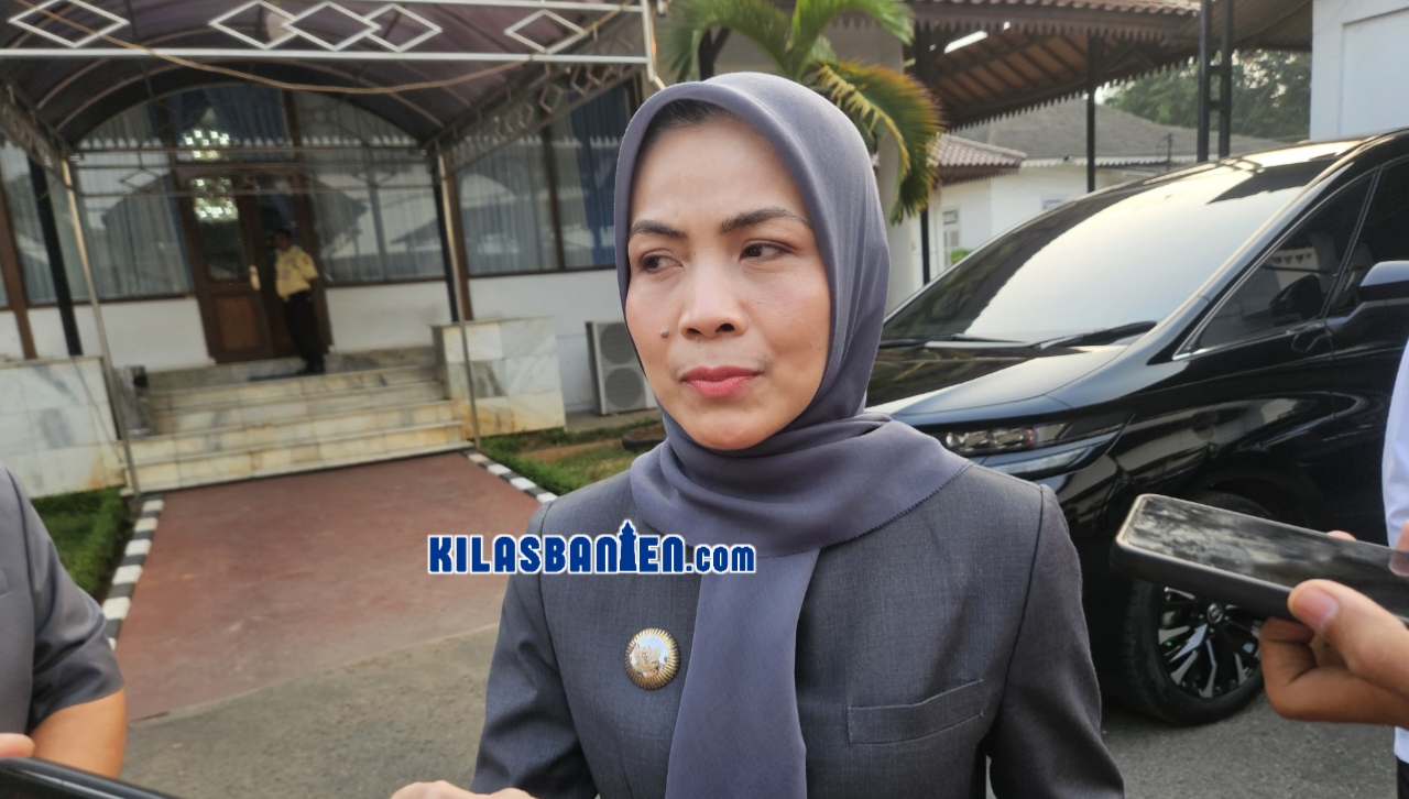 Bupati Serang Ratu Rachmatuzakiyah menyampaikan sikap Pemerintah Kabupaten Serang yang siap mengikuti kebijakan pemerintah pusat terkait wacana penyaluran gaji ASN melalui Koperasi Desa (Kopdes), Kamis (22/10/2026)