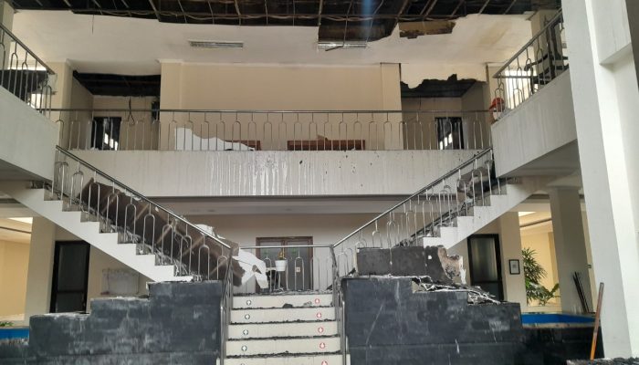 Nyaris Renggut Nyawa, Evakuasi 1 Korban Kebakaran Pengadilan Tinggi Agama Banten Berlangsung Dramatis