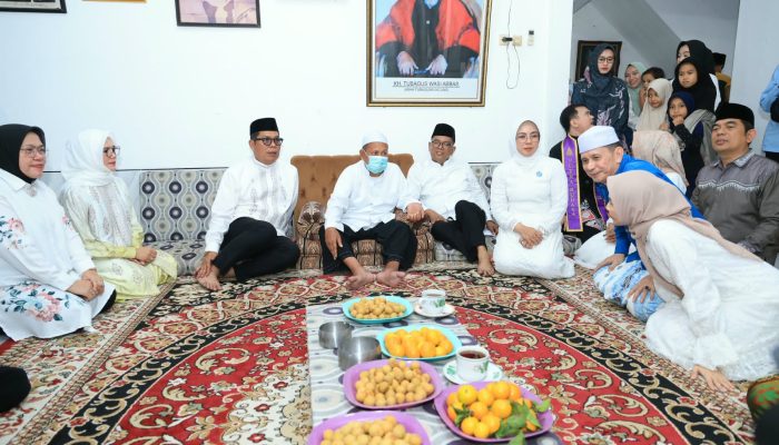 Sambangi Ulama Banten Lama, Andra Soni Mohon Doa demi Masa Depan Banten yang Lebih Maju dan Penuh Berkah