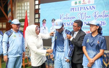 Gubernur Banten Andra Soni melepas kontingen SOIna Banten yang akan berlaga pada PESONAS II 2026 di Kupang, Nusa Tenggara Timur, sebagai bentuk dukungan terhadap pengembangan olahraga inklusif bagi atlet disabilitas intelektual, pelepasan berlangsung di Gedung DPRD Kota Tangerang, Senin (12/10/2026).