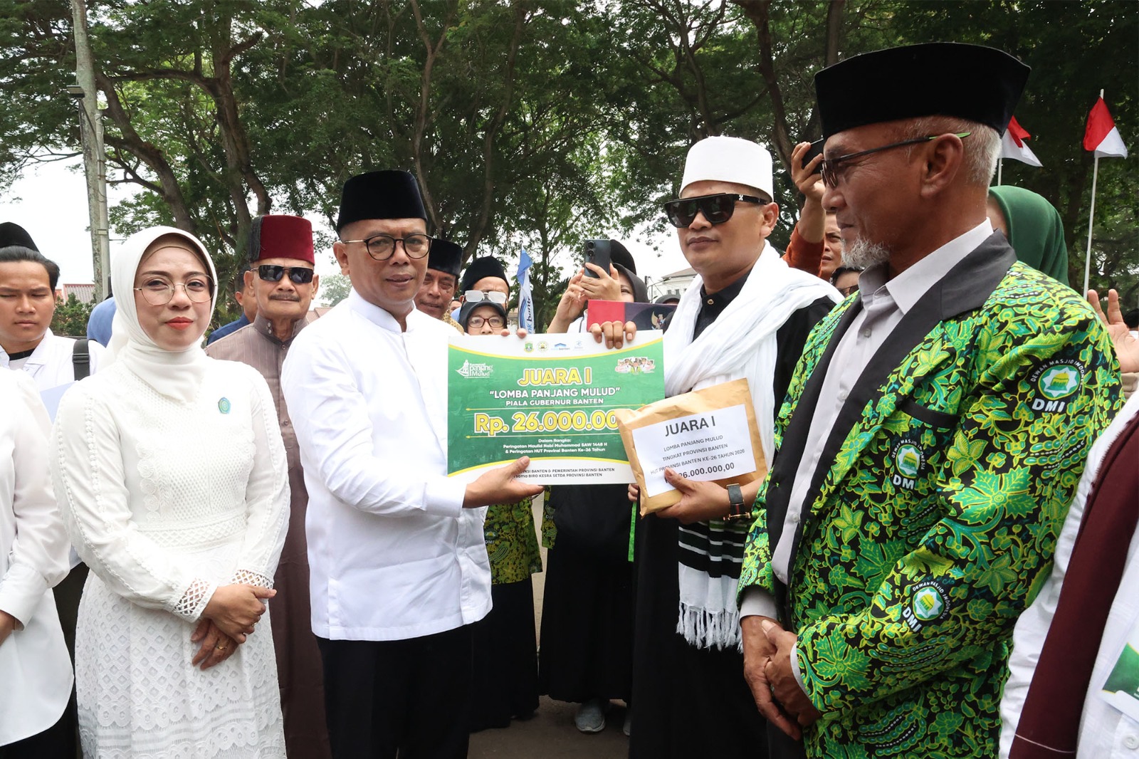 Gubernur Banten Andra Soni menghadiri Karnaval Panjang Mulud tingkat Provinsi Banten di Halaman Gedung Negara Provinsi Banten, Kota Serang, Sabtu (3/10/2026), sekaligus mendorong tradisi tersebut masuk dalam Kalender Acara Nusantara.