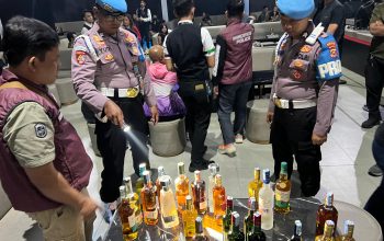 Obrak-abrik Tempat Hiburan Malam, Polda Banten Sita 914 Botol Miras Berbagai Merek