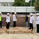 Jajaran RSUD Kota Serang meninjau pembangunan fasilitas rumah sakit sebagai bagian dari persiapan pengembangan layanan kesehatan.