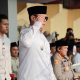 Wali Kota Serang Budi Rustandi saat memimpin apel massal peringatan hari besar kaum santri di kawasan Stadion Maulana Yusuf.
