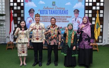 Kepala Bappeda Kota Tangerang bersama jajaran Pemerintah Kabupaten Gunung Mas saat kegiatan studi tiru program Kota Sehat di Pusat Pemerintahan Kota Tangerang.