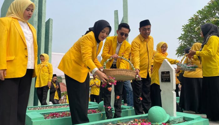 HUT ke-62 Golkar Lebak Diisi Ziarah Pahlawan dan Santunan Anak Yatim, Adde Rosi: Semangat Juang Harus Terus Menyala