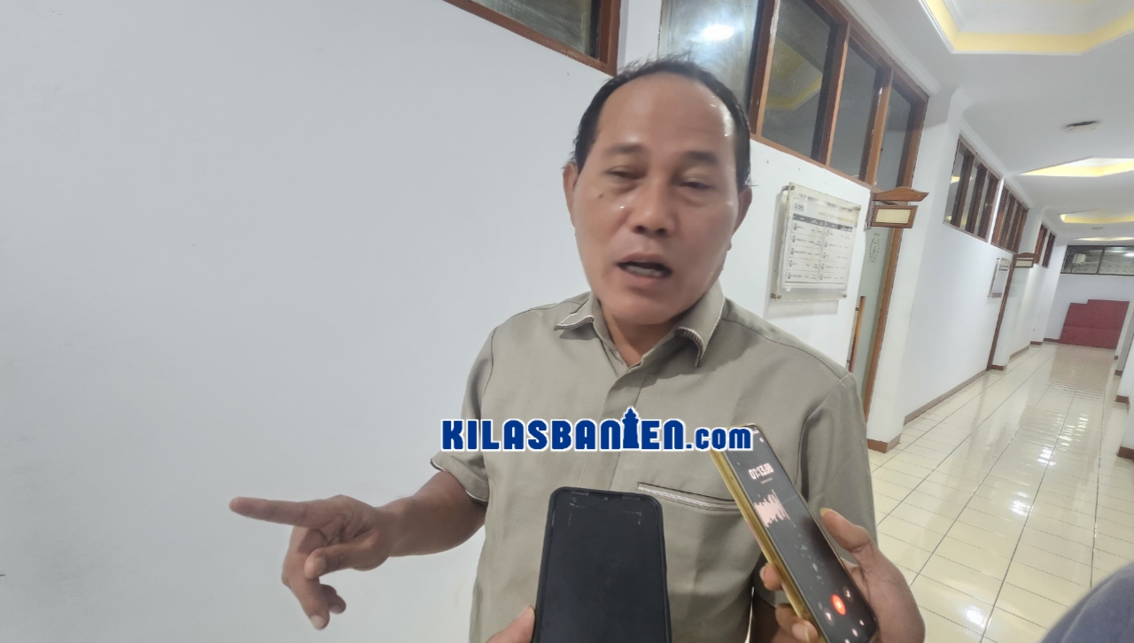 Ketua Komisi II DPRD Kabupaten Serang, Abdul Basit, menyampaikan perlunya penyederhanaan sistem penentuan desil kesejahteraan agar penyaluran bantuan sosial lebih tepat sasaran, Jumat, 23 Oktober 2026