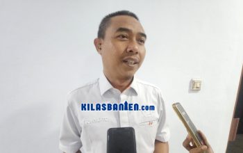 Ketua Komisi III DPRD Kabupaten Serang Supiyanto saat menyampaikan evaluasi terhadap kinerja Badan Usaha Milik Daerah (BUMD), termasuk target peningkatan dividen PDAM dan program kredit UMKM tanpa agunan dari BPR Serang, Jumat, 23 Oktober 2026
