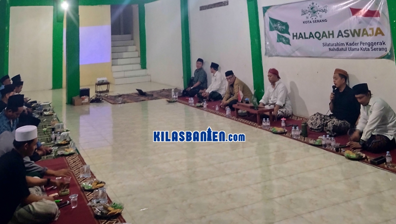 Ketua Tanfidziyah PCNU Kota Serang KH Saifun Nawasi bersama jajaran pengurus dan peserta Halaqah Aswaja di Pondok Pesantren Al-Fathaniyah Tengkele, Cipocok Jaya, Kota Serang, Sabtu-Minggu, 10-11 Oktober 2026.