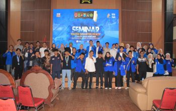 Ketua dan jajaran Pengurus Cabang PMII Kota Cilegon Masa Khidmat 2026-2027 usai dilantik di Aula DPRD Kota Cilegon, disertai seminar kesiapsiagaan bencana yang diikuti mahasiswa dan pelajar.