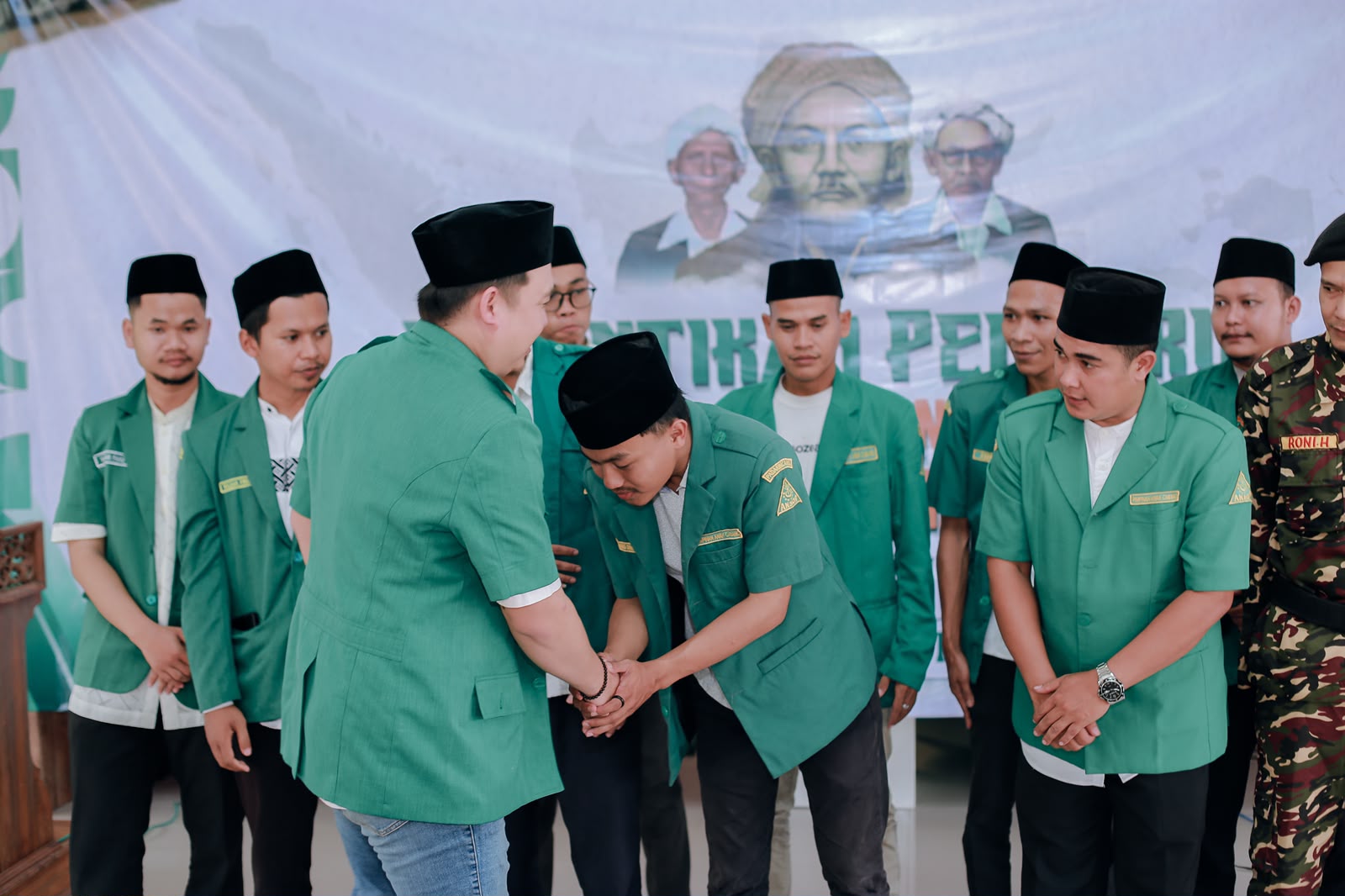 Prosesi pelantikan pengurus PAC GP Ansor Kecamatan Padarincang masa khidmat 2025–2028 di Pondok Pesantren Sadana, Kabupaten Serang, menjadi momentum penguatan kaderisasi dan pengabdian kepada masyarakat.