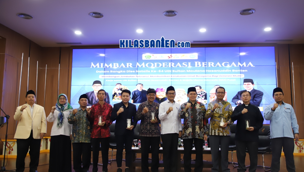 Rektor UIN Sultan Maulana Hasanuddin Banten Prof. Muhammad Ishom menyampaikan sambutan pada kegiatan Mimbar Moderasi Beragama yang menghadirkan tokoh enam agama di Auditorium Rektorat Lantai 3 pada Senin (12/10/2026)