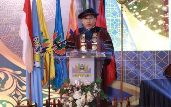 Rektor Universitas Banten Jaya mewisuda ratusan lulusan pada Wisuda ke-15 di UNBAJA Convention Hall, Kota Serang. Momentum ini menjadi awal lahirnya SDM unggul yang siap menghadapi dunia kerja dan berkontribusi bagi pembangunan bangsa.