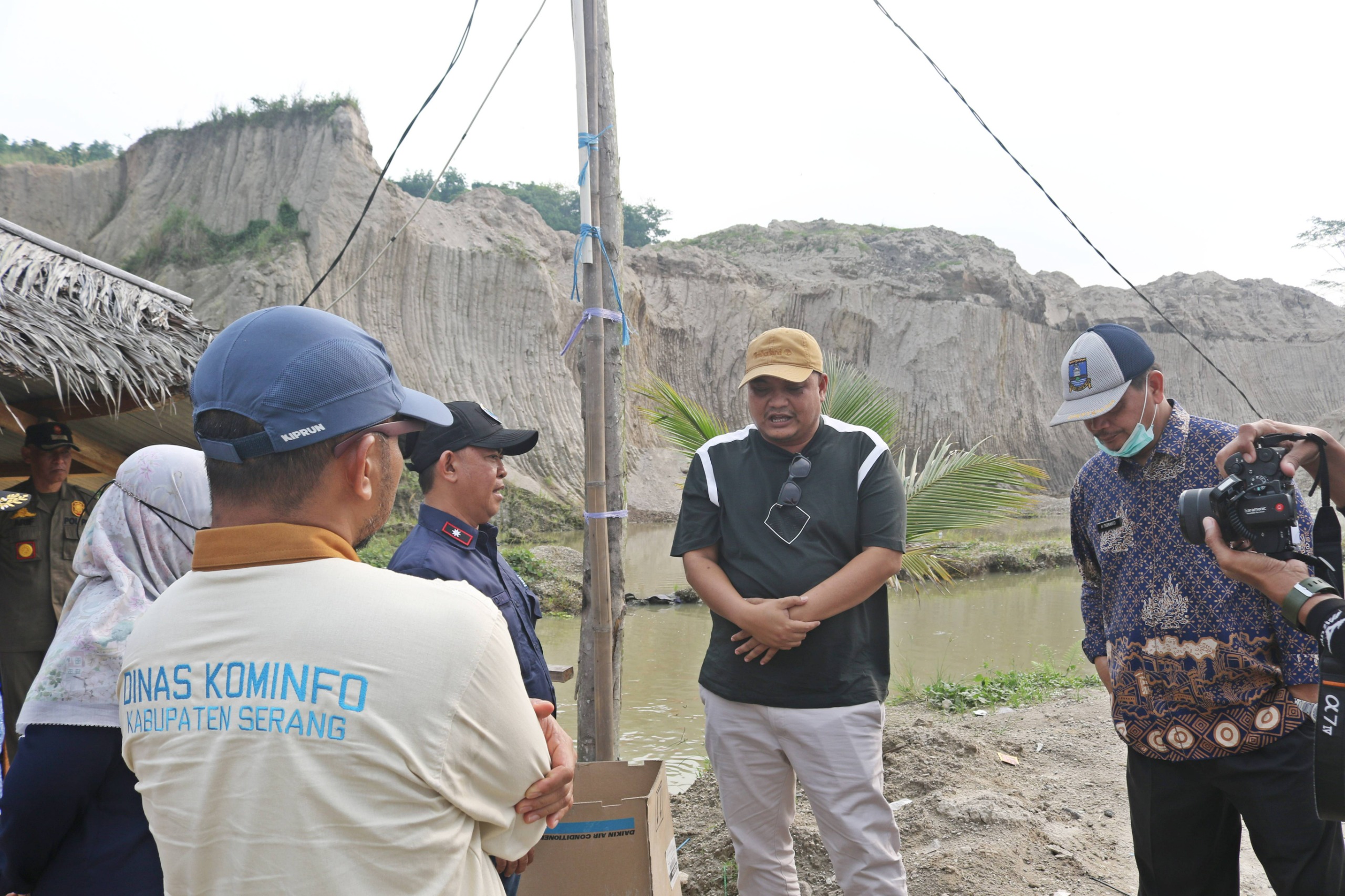 Tim Satgas Pengawasan Pertambangan bersama Dinas Lingkungan Hidup Kabupaten Serang melakukan inspeksi di lokasi tambang galian C di Kecamatan Pabuaran guna memastikan aktivitas pertambangan sesuai aturan dan menjaga kelestarian lingkungan.