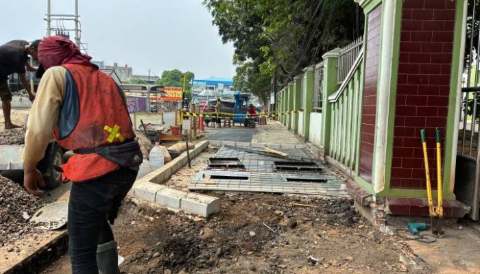Tak Hanya Diperlebar, Trotoar Jalan Kisamaun Bakal Tampil Estetis dengan Material Stamp Concrete
