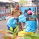 Aksi gotong royong warga dan petugas DPUPR Kota Tangerang dalam kegiatan Normalisasi Saluran Air Larangan Selatan menjelang musim penghujan.