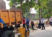 Bebaskan Akses Jalan Raya, Trantib Kecamatan Tangerang Ratakan Bangunan Liar Irigasi Sipon